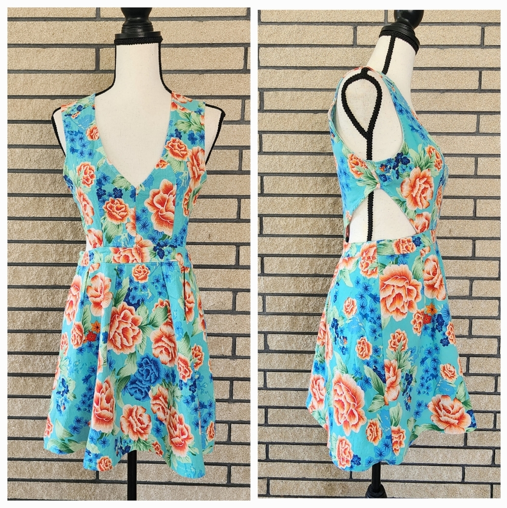 Ekklesia Floral Dress Size Large